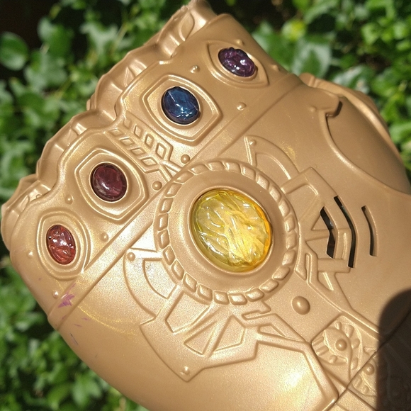 Marvel Infinity War Gauntlet Electronic fist - Picture 4 of 7